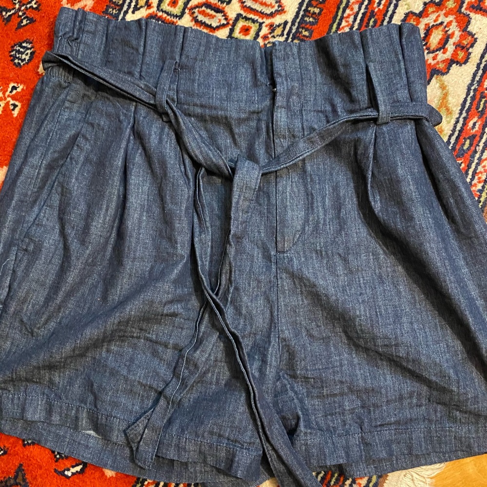 High wasted paper bag shorts